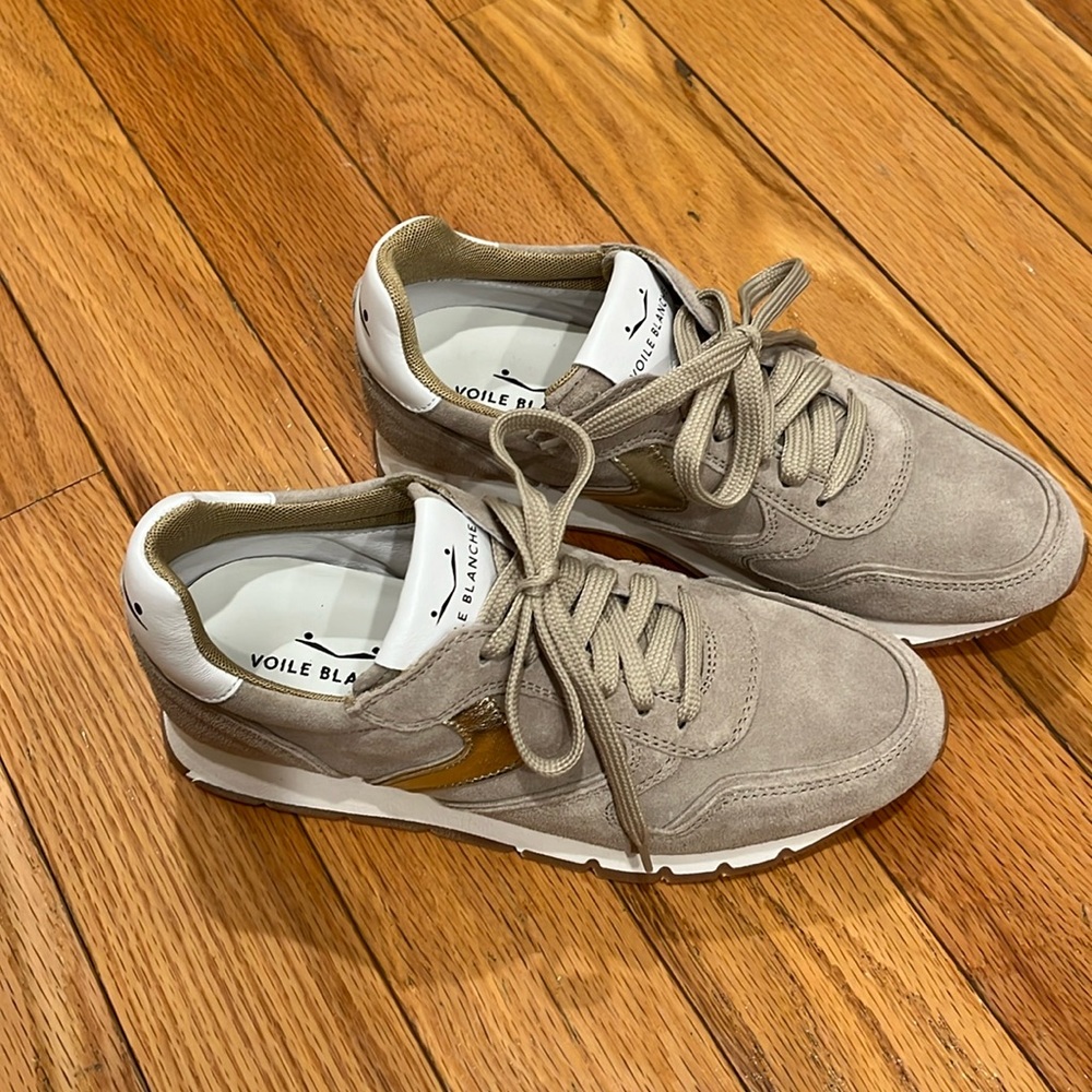 NWOT Voile Blanche Julia Suede Sneakers